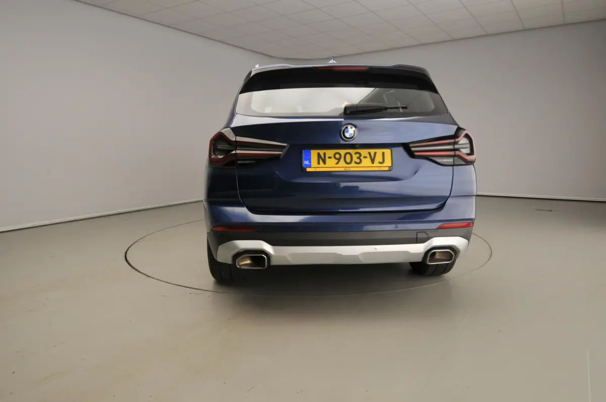 xDrive20i | Laserlicht | Leder | HUD | Panoramadak | Sportstoelen | Stoelverwarming | DAB | Hifi speakers | Alu 19 inch