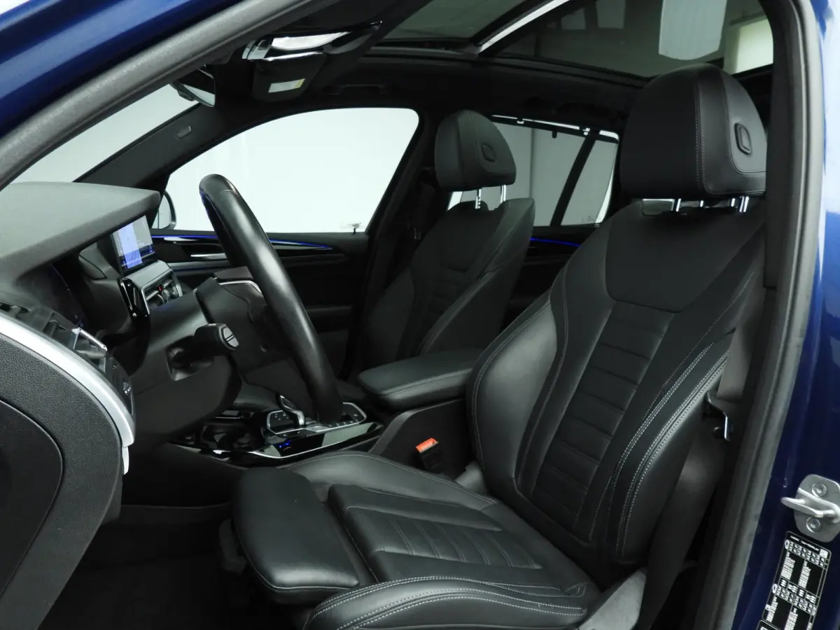 xDrive20i | Laserlicht | Leder | HUD | Panoramadak | Sportstoelen | Stoelverwarming | DAB | Hifi speakers | Alu 19 inch