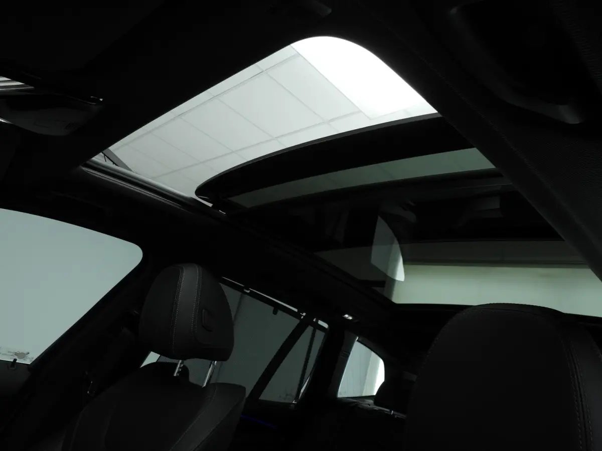 xDrive20i | Laserlicht | Leder | HUD | Panoramadak | Sportstoelen | Stoelverwarming | DAB | Hifi speakers | Alu 19 inch