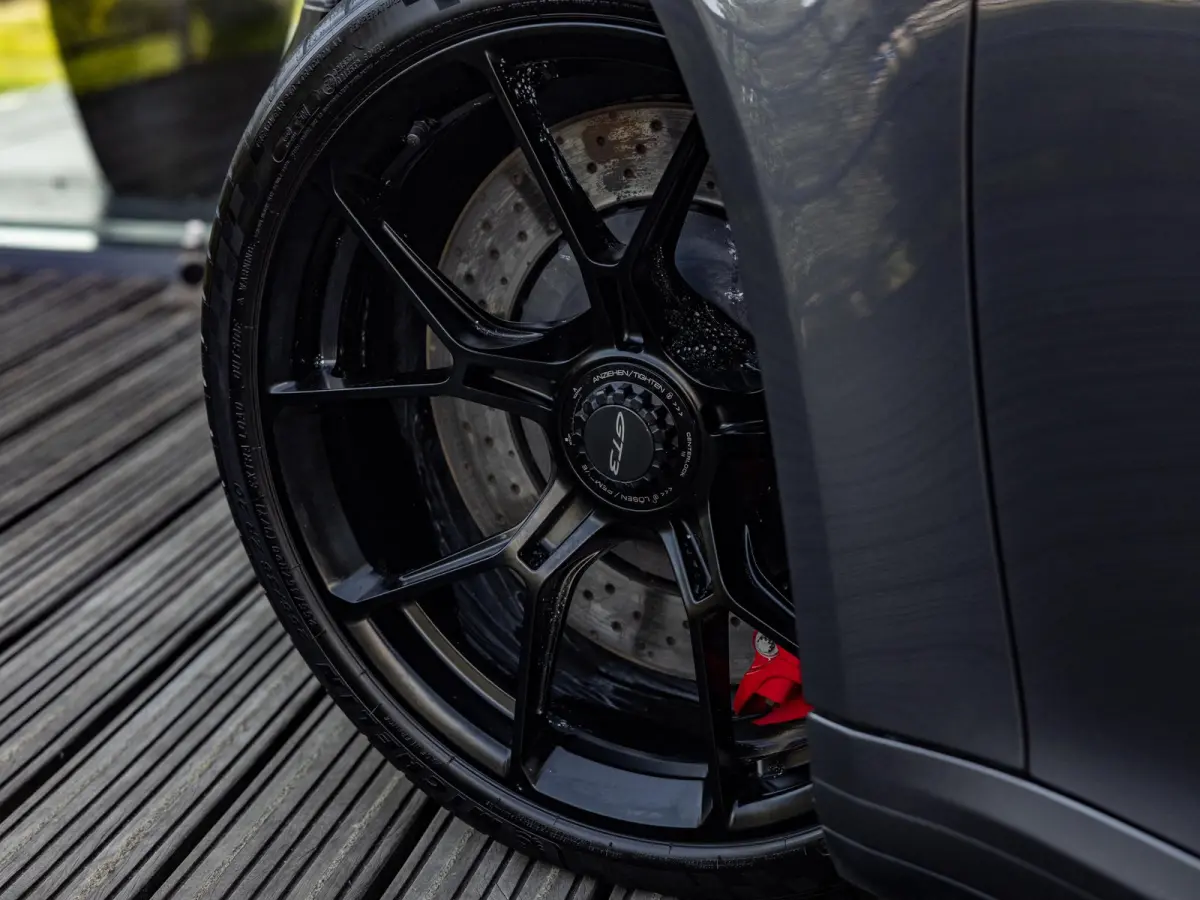 4.0 GT3 | SPORTCHRONO | KUIPSTOELEN | PDLS + | NEUS LIFT | BOSE | SPORTUITLAATSYSTEEM | AGAATGRIJS | NL GELEVERD | VIERWIELBESTURING | PVT PLUS | CLUBSPORT PAKKET |