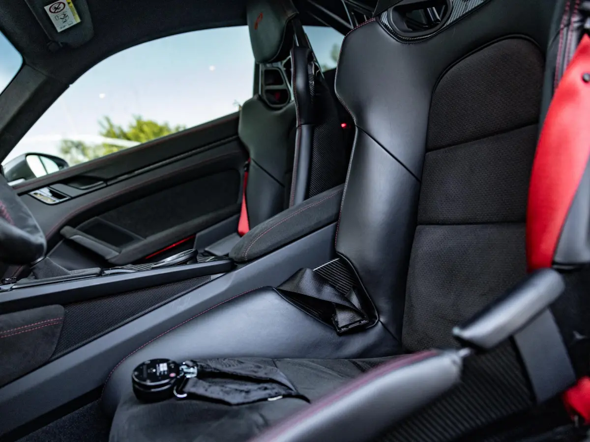 4.0 GT3 | SPORTCHRONO | KUIPSTOELEN | PDLS + | NEUS LIFT | BOSE | SPORTUITLAATSYSTEEM | AGAATGRIJS | NL GELEVERD | VIERWIELBESTURING | PVT PLUS | CLUBSPORT PAKKET |