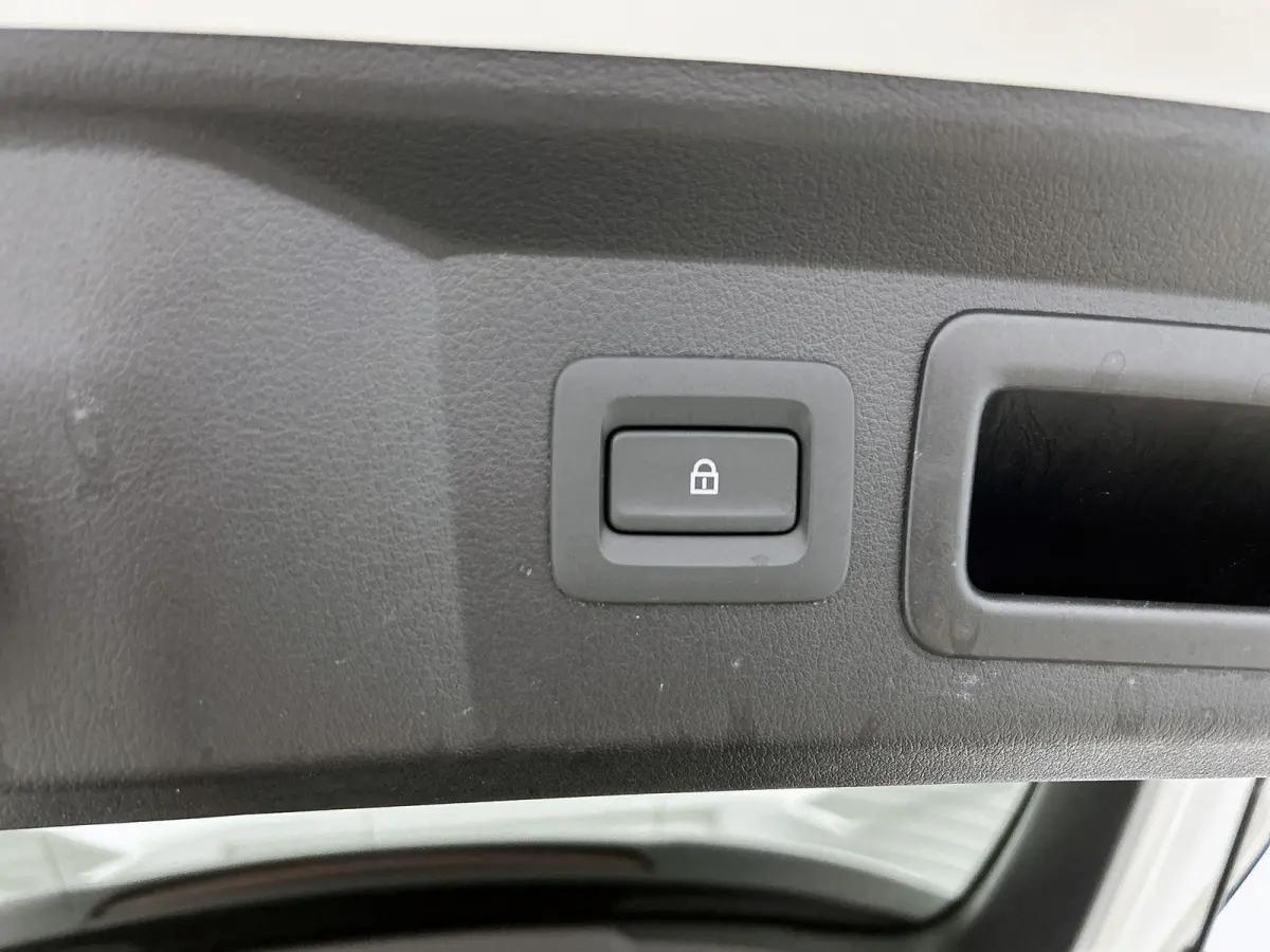 2.5 e-SkyActiv PHEV Exclusive-Line | LEER | ACHTERUITRIJCAMERA | STOELVERWARMING | APPLE CARPLAY / ANDROID AUTO | KEYLESS |wegklapbare trekhaak