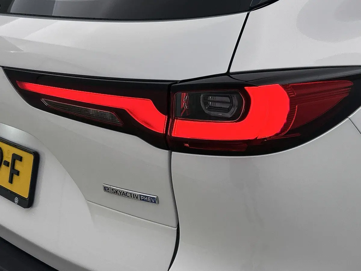 2.5 e-SkyActiv PHEV Exclusive-Line | LEER | ACHTERUITRIJCAMERA | STOELVERWARMING | APPLE CARPLAY / ANDROID AUTO | KEYLESS |wegklapbare trekhaak