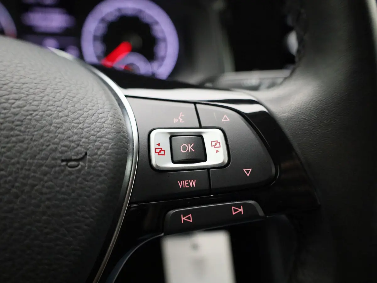 1.0 TSI Comfortline | 95 PK | Airco | Parkeersensoren | Navigatie | Carplay / Android Auto