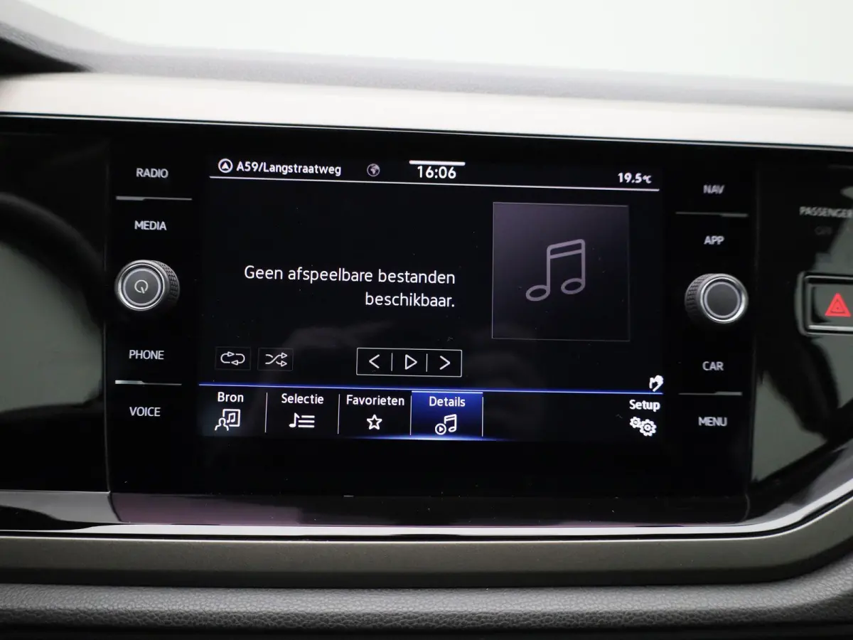 1.0 TSI Comfortline | 95 PK | Airco | Parkeersensoren | Navigatie | Carplay / Android Auto