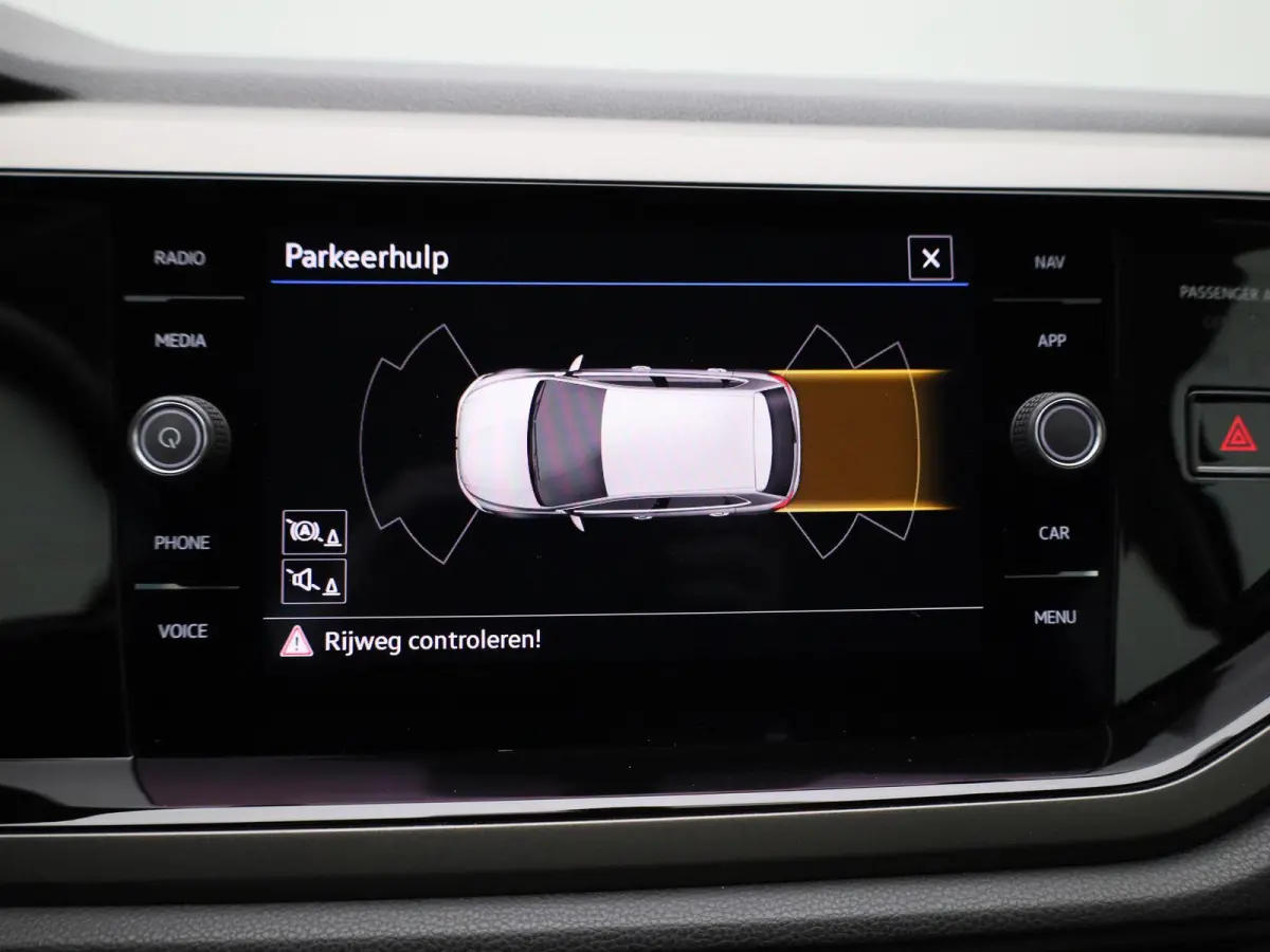 1.0 TSI Comfortline | 95 PK | Airco | Parkeersensoren | Navigatie | Carplay / Android Auto
