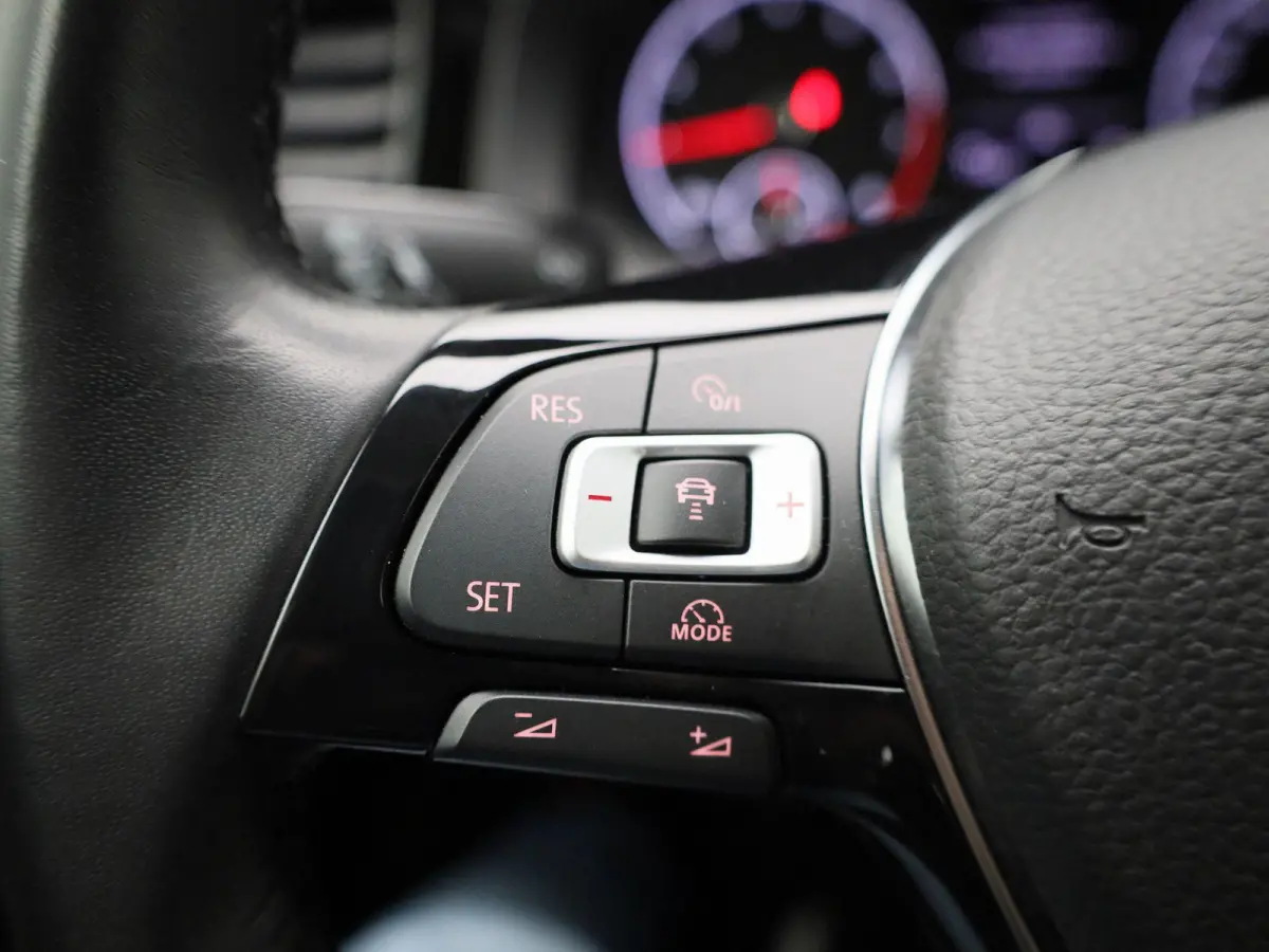 1.0 TSI Comfortline | 95 PK | Airco | Parkeersensoren | Navigatie | Carplay / Android Auto