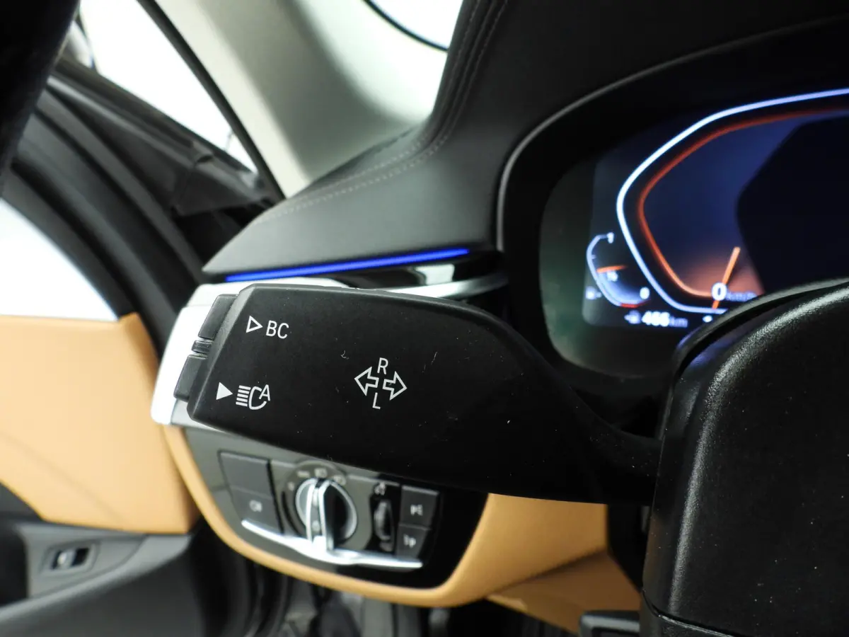 520i | LED | Leder | Navigatie | Comfortzetels | Stoelverwarming | DAB | Hifi speakers | Alu 18 inch