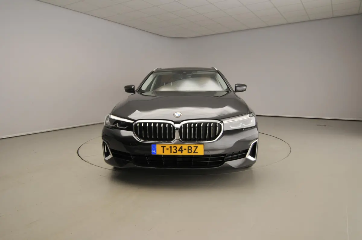 520i | LED | Leder | Navigatie | Comfortzetels | Stoelverwarming | DAB | Hifi speakers | Alu 18 inch
