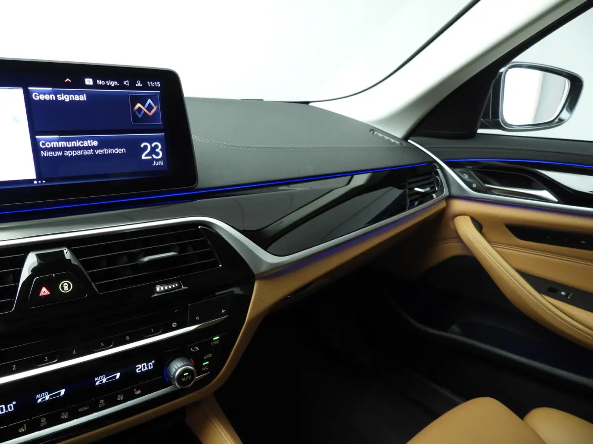 520i | LED | Leder | Navigatie | Comfortzetels | Stoelverwarming | DAB | Hifi speakers | Alu 18 inch