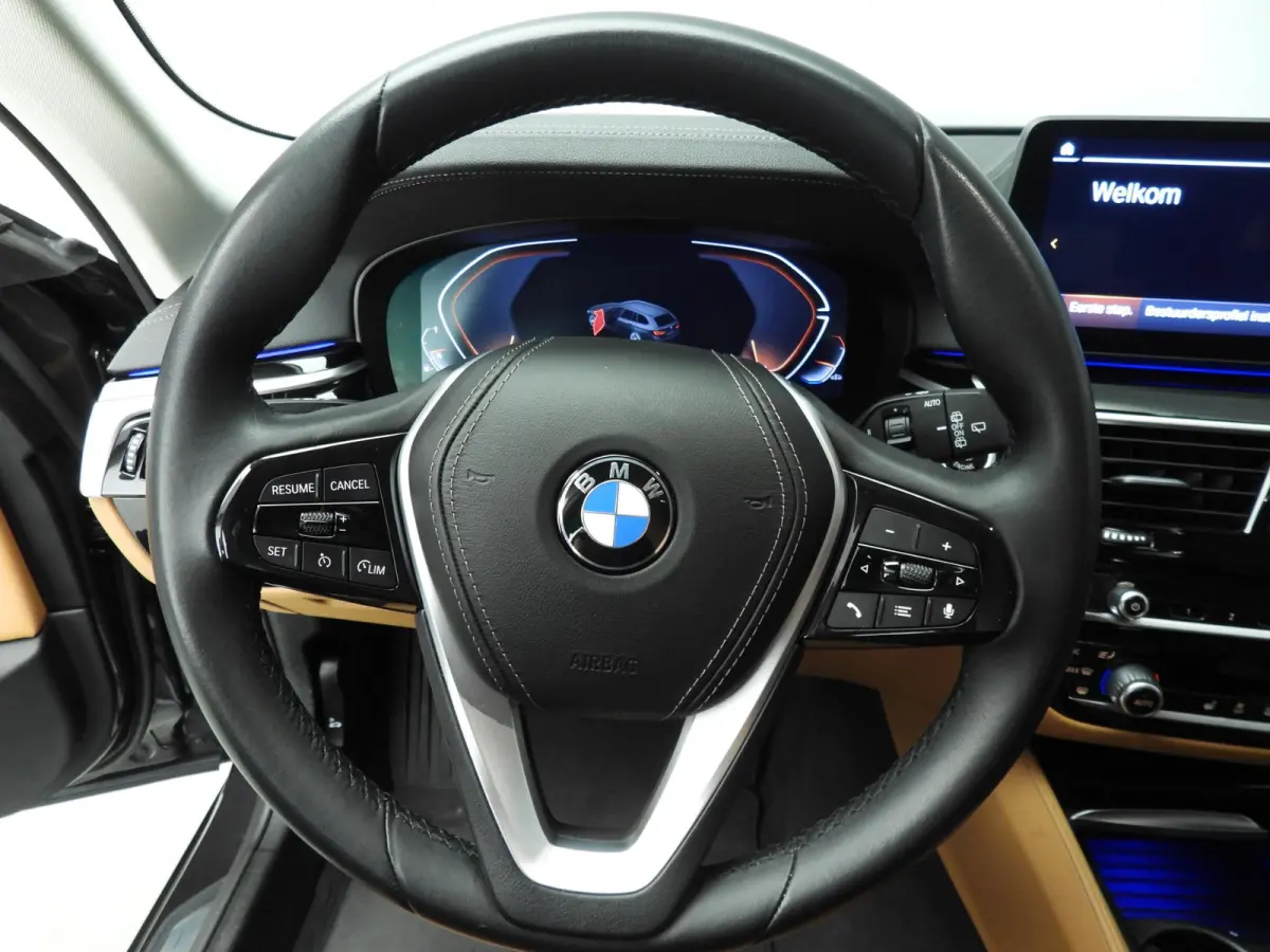 520i | LED | Leder | Navigatie | Comfortzetels | Stoelverwarming | DAB | Hifi speakers | Alu 18 inch