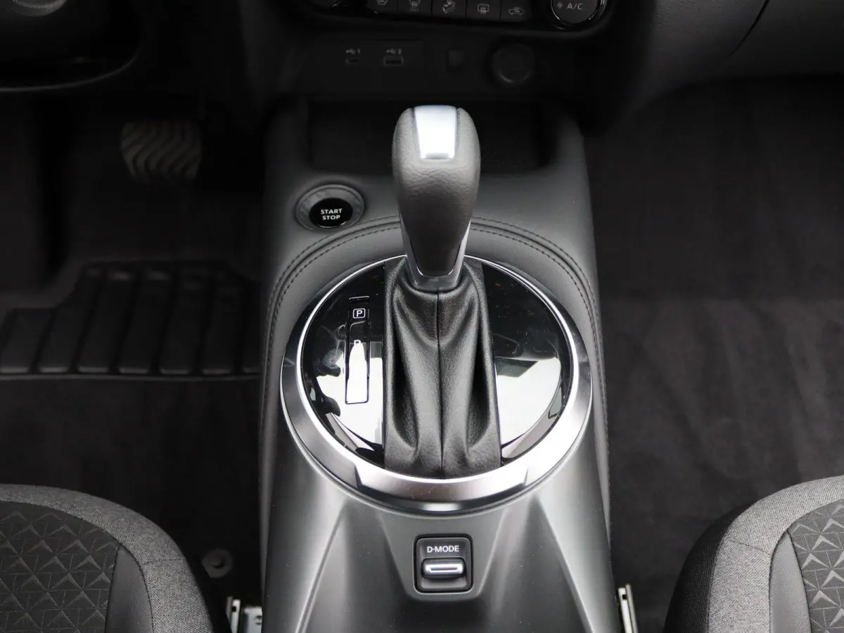 1.6 Hybrid N-Connecta | Stoel-, Stuur- & Voorruitverw. | Navigatie | Parkeercamera |