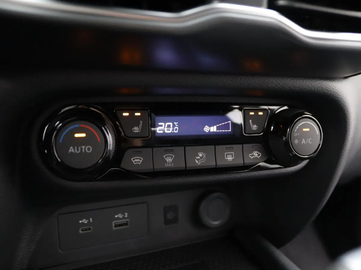 1.6 Hybrid N-Connecta | Stoel-, Stuur- & Voorruitverw. | Navigatie | Parkeercamera |