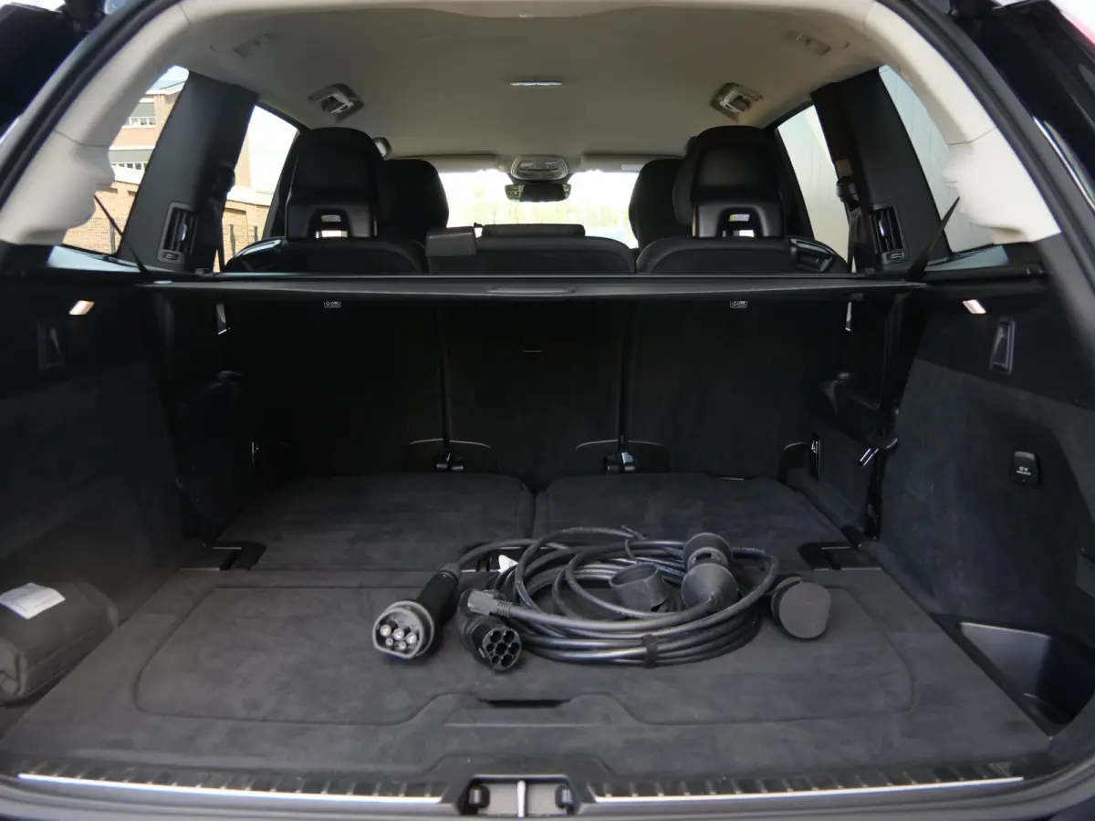2.0 T8 Plug-in hybrid AWD Plus Dark 455 Pk Automaat Navi / DAB / Camera's / Leer / 7 persoons