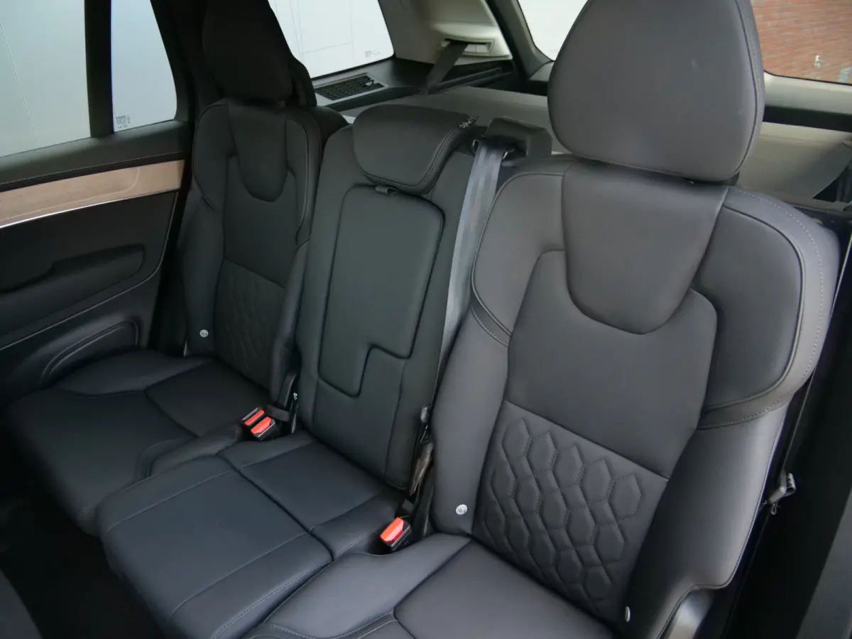 2.0 T8 Plug-in hybrid AWD Plus Dark 455 Pk Automaat Navi / DAB / Camera's / Leer / 7 persoons