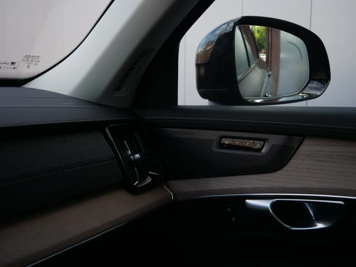 2.0 T8 Plug-in hybrid AWD Plus Dark 455 Pk Automaat Navi / DAB / Camera's / Leer / 7 persoons