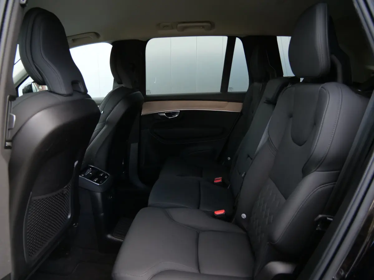 2.0 T8 Plug-in hybrid AWD Plus Dark 455 Pk Automaat Navi / DAB / Camera's / Leer / 7 persoons