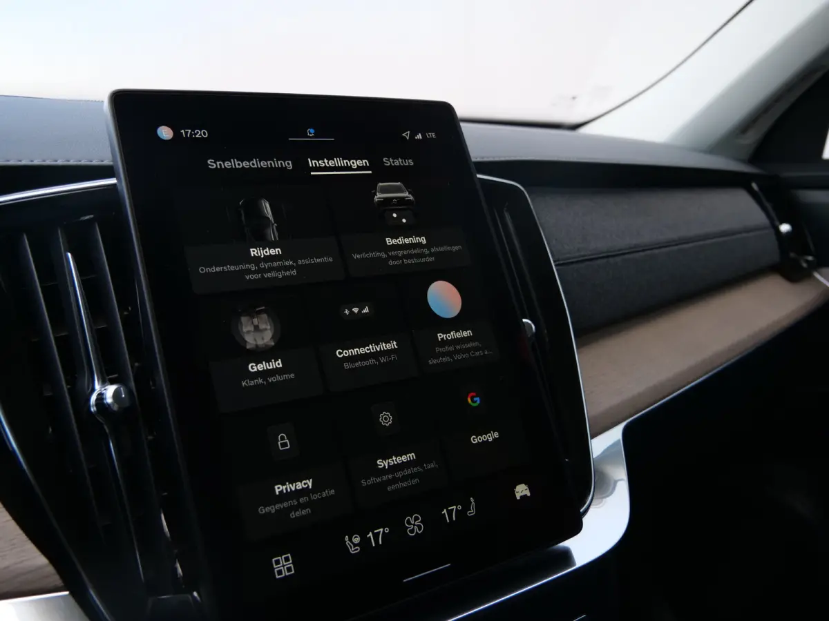 2.0 T8 Plug-in hybrid AWD Plus Dark 455 Pk Automaat Navi / DAB / Camera's / Leer / 7 persoons