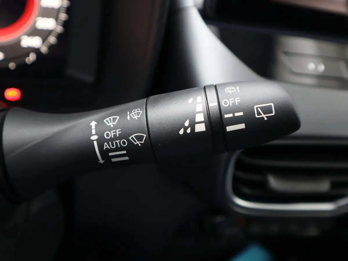 1.6 Hybrid N-Connecta | Navigatie | Parkeercamera | Stoel-, Stuur- & Voorruitverw. |