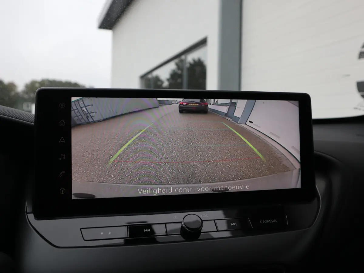 1.6 Hybrid N-Connecta | Navigatie | Parkeercamera | Stoel-, Stuur- & Voorruitverw. |