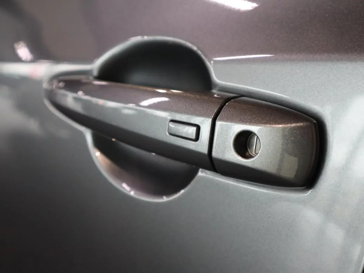 1.6 Hybrid N-Connecta | Navigatie | Parkeercamera | Stoel-, Stuur- & Voorruitverw. |
