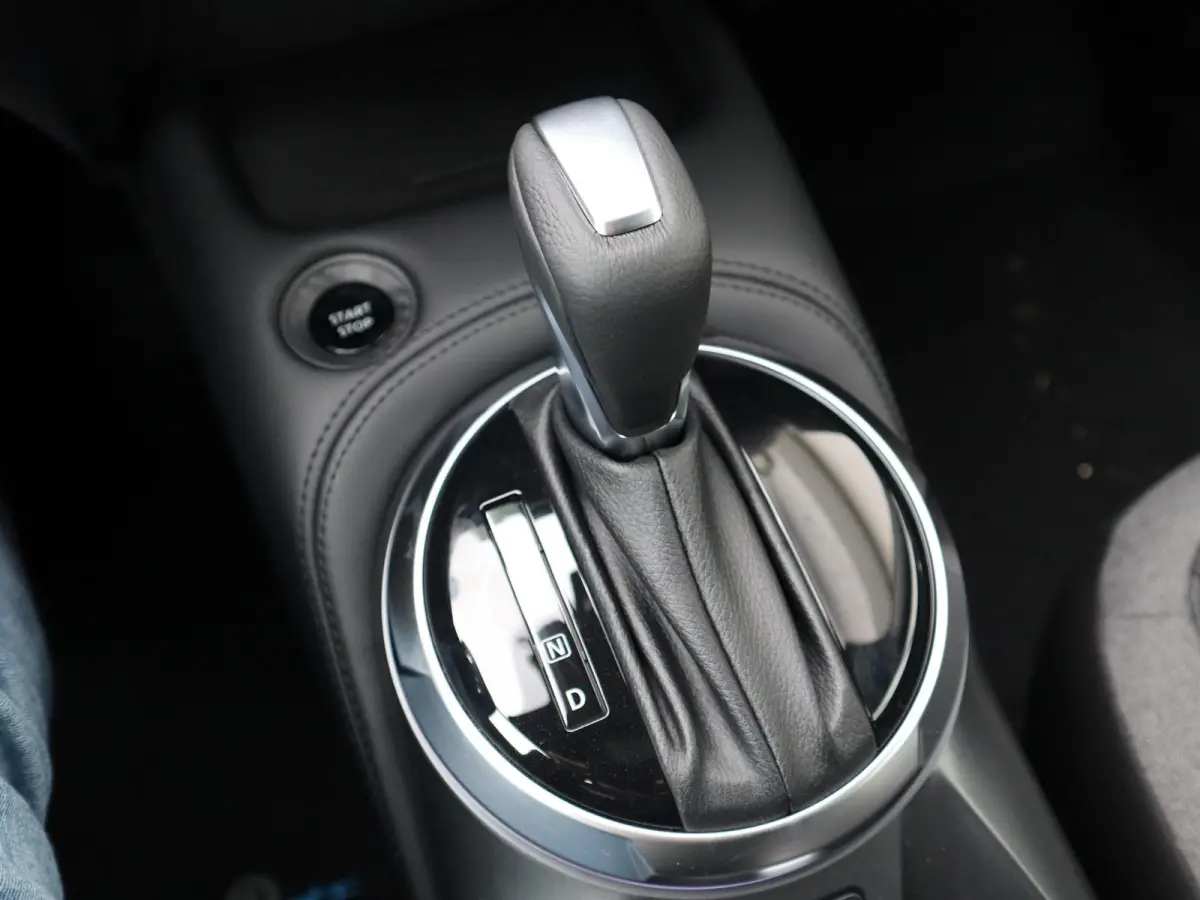 1.6 Hybrid N-Connecta | Navigatie | Parkeercamera | Stoel-, Stuur- & Voorruitverw. |