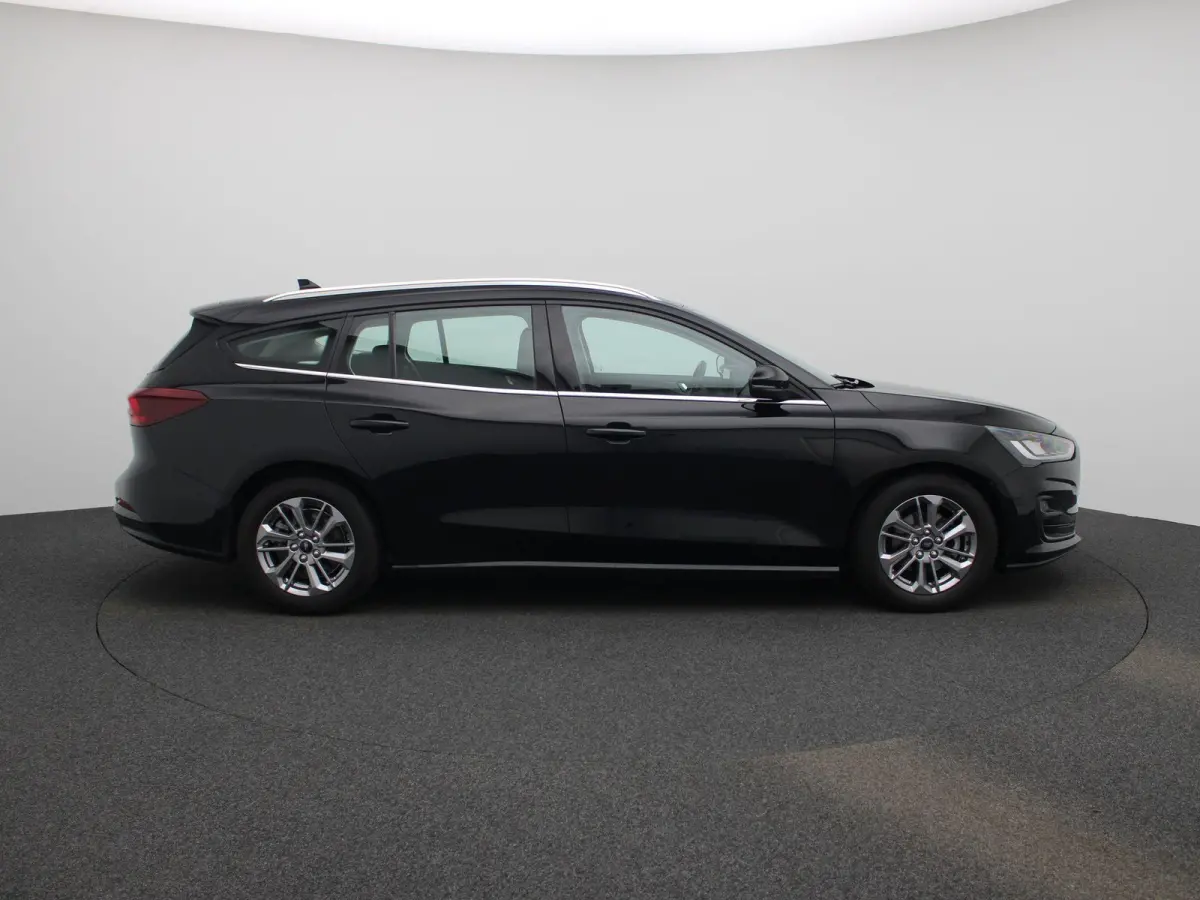 1.0 EcoBoost Hybrid Titanium | Cruise Control | Dual Climate Control | Apple Carplay/Android Auto | Dealer onderhouden! |