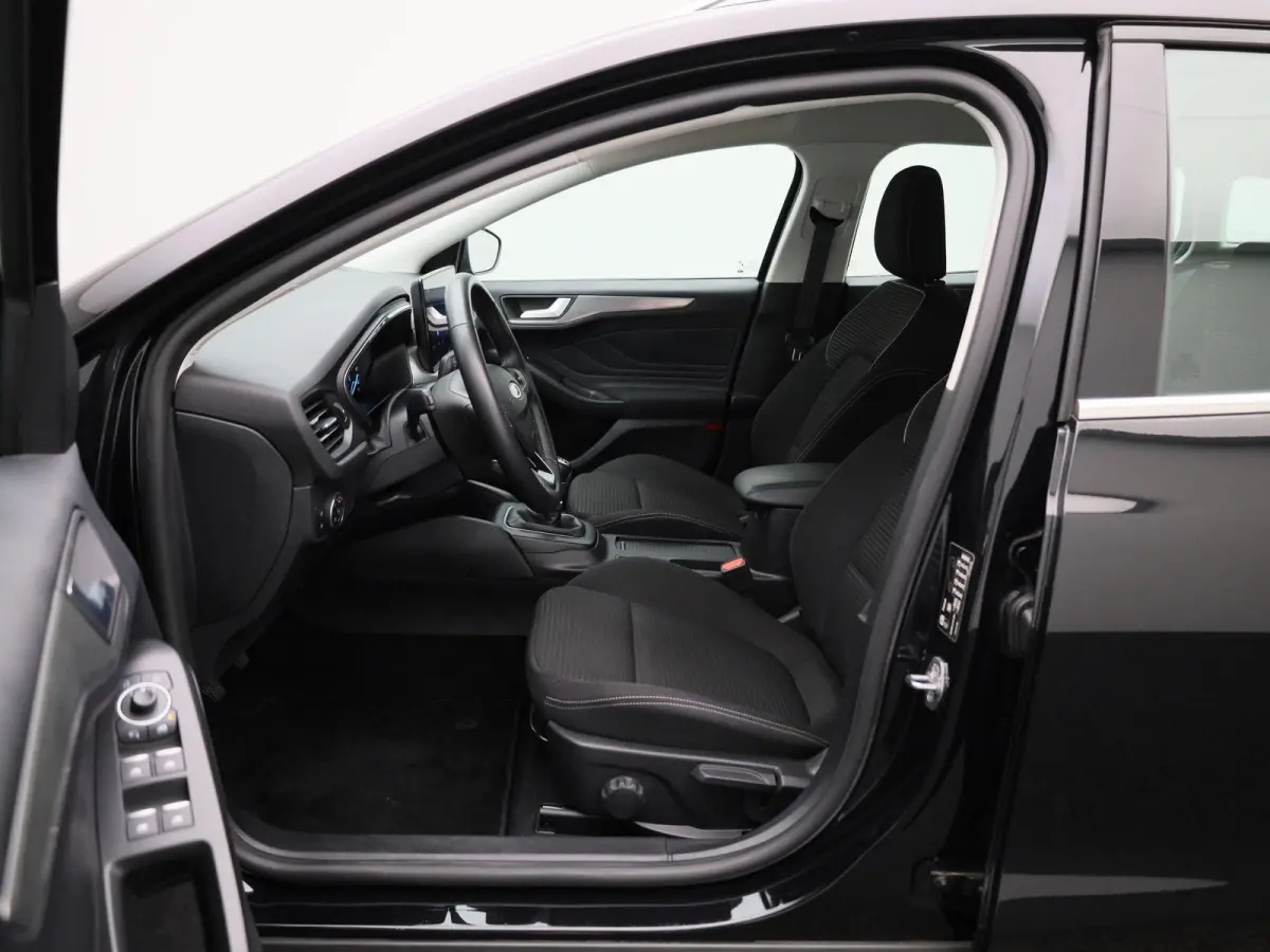 1.0 EcoBoost Hybrid Titanium | Cruise Control | Dual Climate Control | Apple Carplay/Android Auto | Dealer onderhouden! |