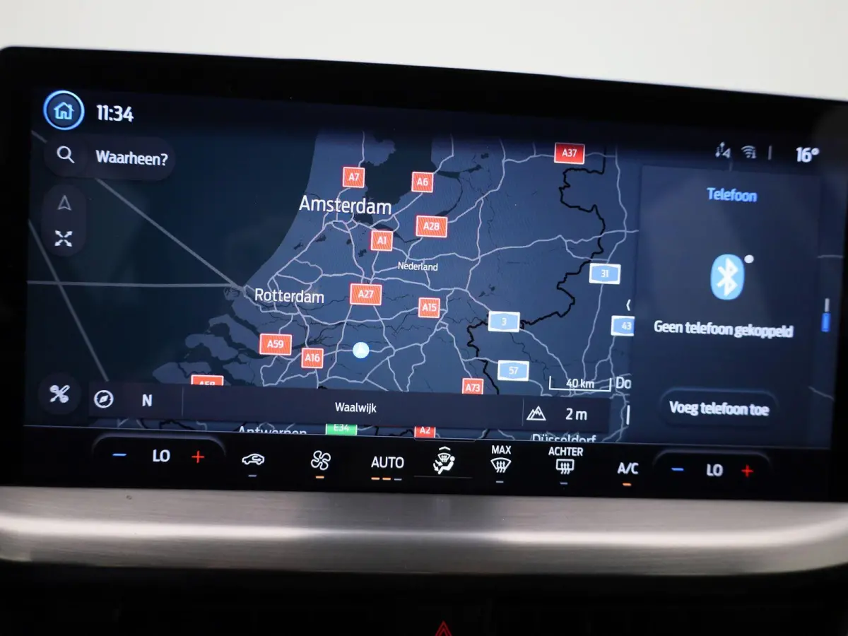 1.0 EcoBoost Hybrid Titanium | Cruise Control | Dual Climate Control | Apple Carplay/Android Auto | Dealer onderhouden! |