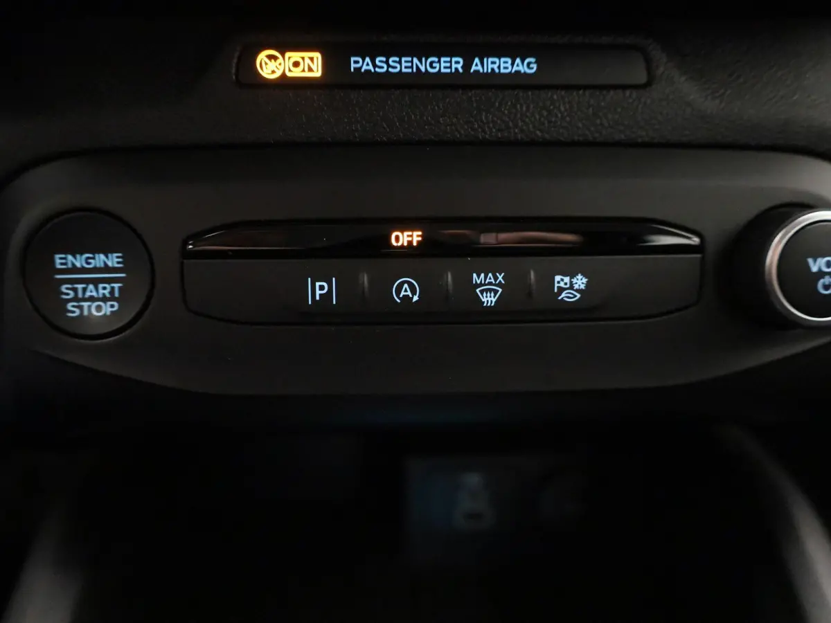 1.0 EcoBoost Hybrid Titanium | Cruise Control | Dual Climate Control | Apple Carplay/Android Auto | Dealer onderhouden! |