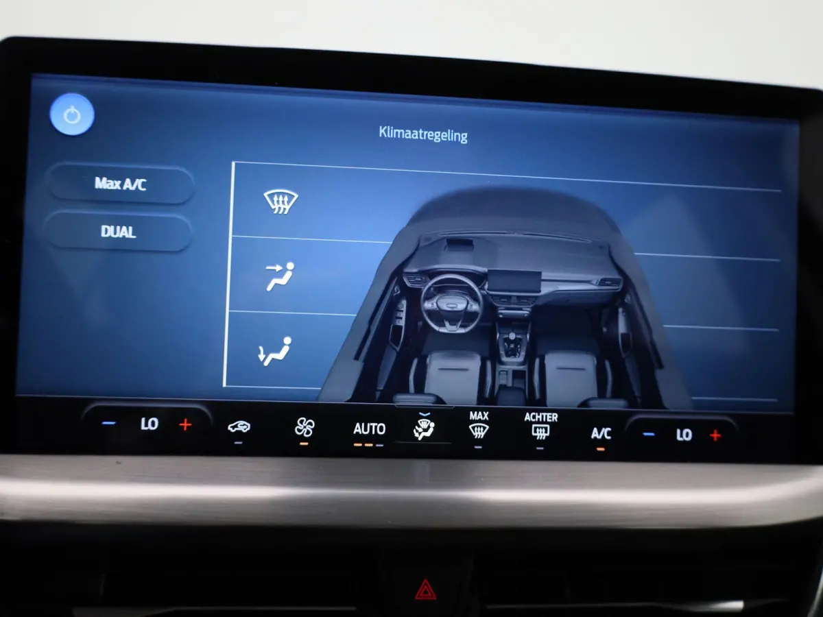 1.0 EcoBoost Hybrid Titanium | Cruise Control | Dual Climate Control | Apple Carplay/Android Auto | Dealer onderhouden! |