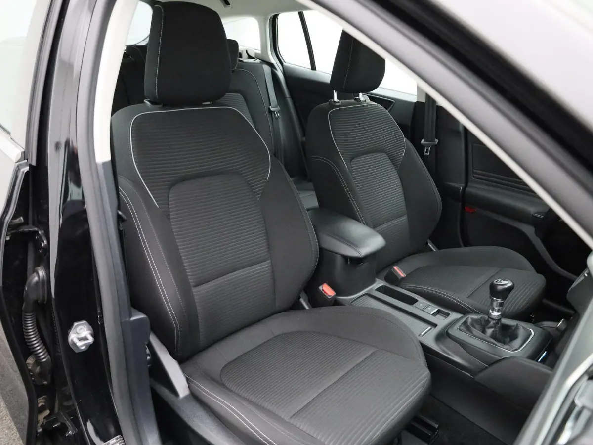 1.0 EcoBoost Hybrid Titanium | Cruise Control | Dual Climate Control | Apple Carplay/Android Auto | Dealer onderhouden! |