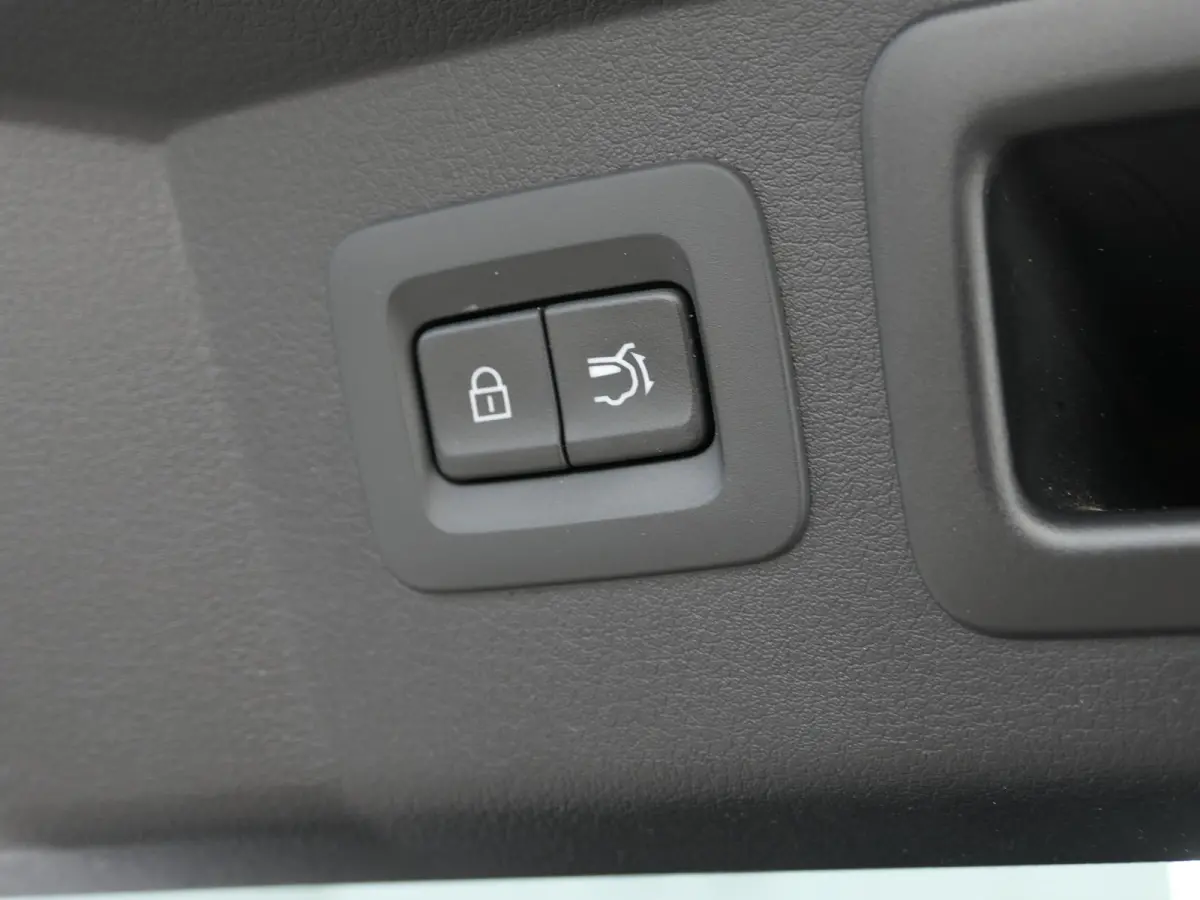 2.5 e-SkyActiv PHEV Homura | Panoramadak | Trekhaak | 360°-camera | BOSE | Memory | Stoelventilatie | Stuur-/Stoelverwarming V+A | Apple-/Android Carplay | Dodehoek detectie | ACC