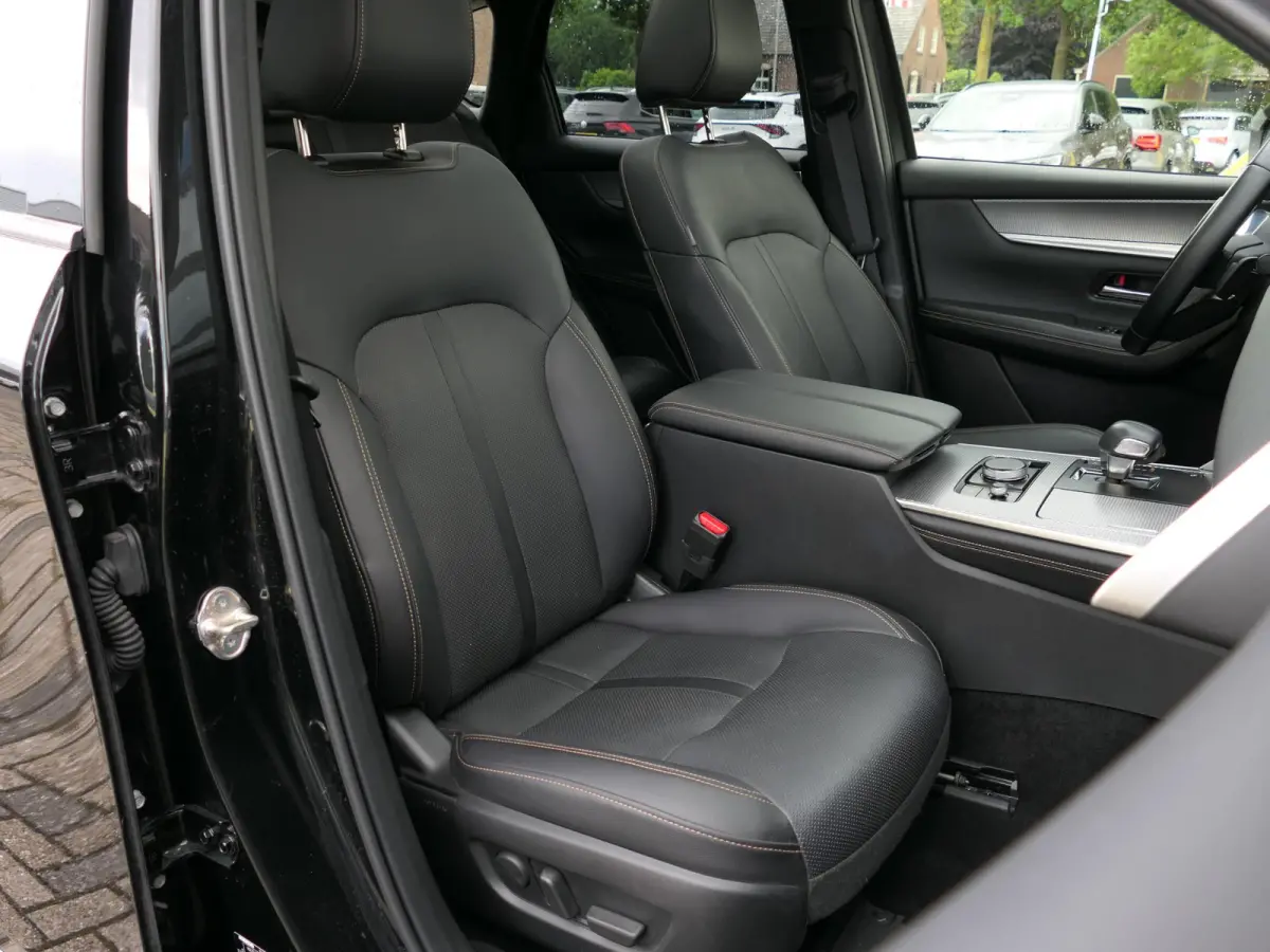2.5 e-SkyActiv PHEV Homura | Panoramadak | Trekhaak | 360°-camera | BOSE | Memory | Stoelventilatie | Stuur-/Stoelverwarming V+A | Apple-/Android Carplay | Dodehoek detectie | ACC