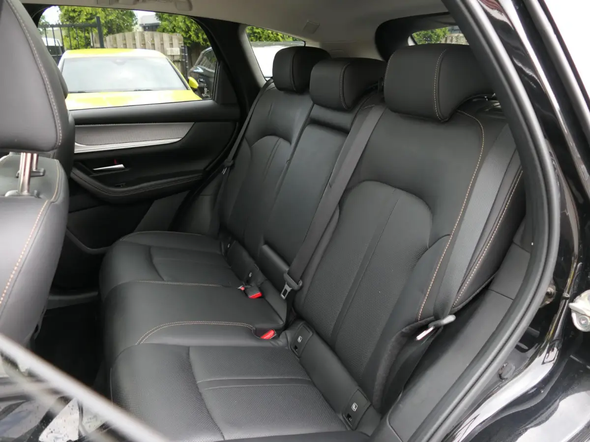 2.5 e-SkyActiv PHEV Homura | Panoramadak | Trekhaak | 360°-camera | BOSE | Memory | Stoelventilatie | Stuur-/Stoelverwarming V+A | Apple-/Android Carplay | Dodehoek detectie | ACC