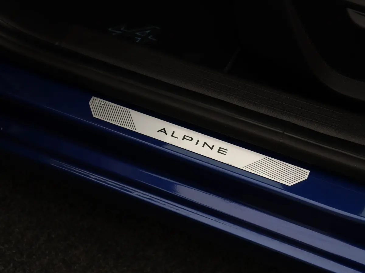 E-Tech Full Hybrid 145pk esprit Alpine | Stoel- en stuurwielverwarming | Lichtmetalen velgen | Achteruitrijcamera |
