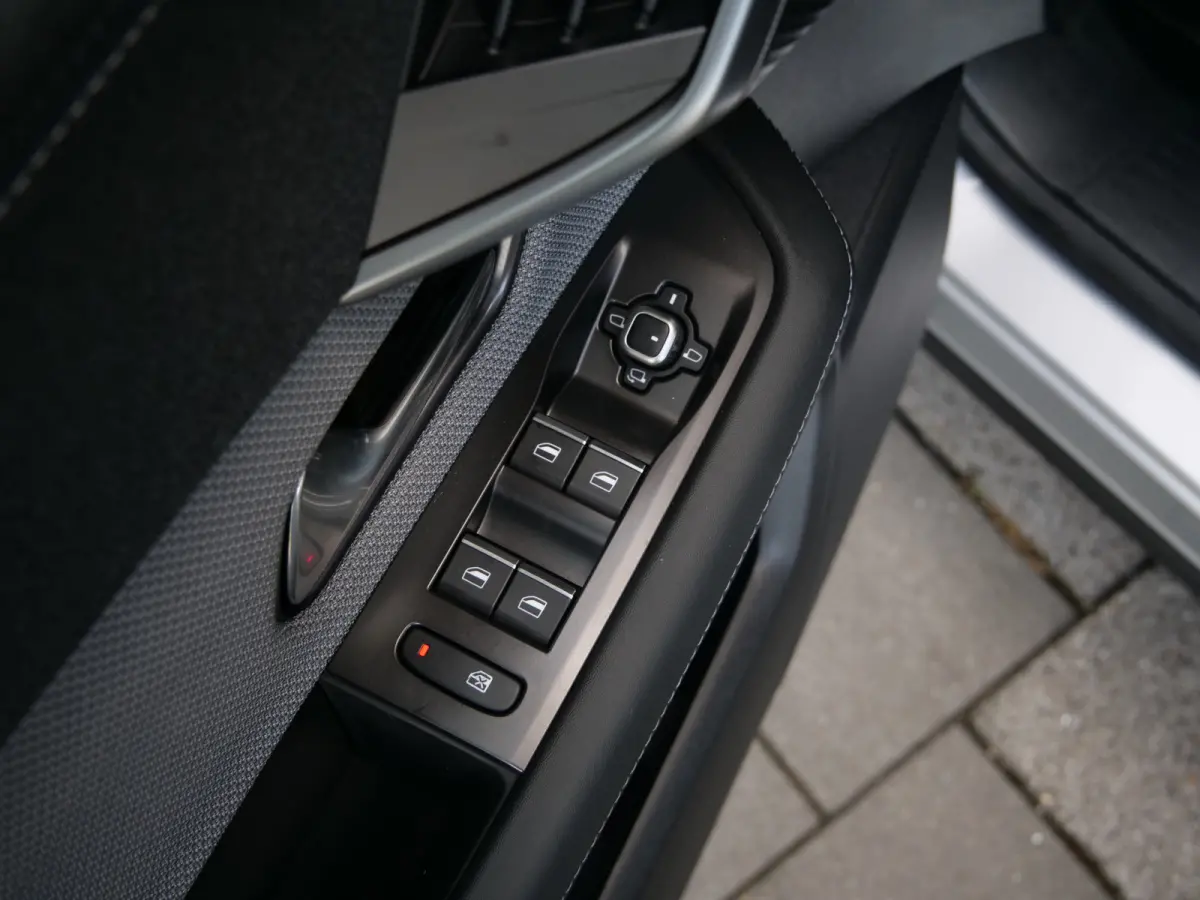 1.2 Turbo Hybrid GS 136 Pk Automaat Navi / DAB / Apple Carplay / Camera / Stoelverwarming