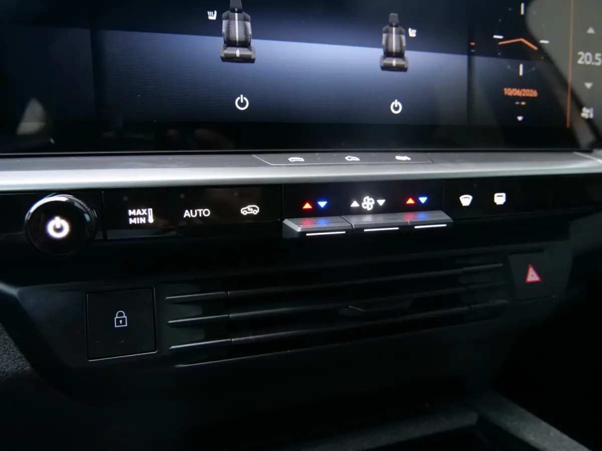 1.2 Turbo Hybrid GS 136 Pk Automaat Navi / DAB / Apple Carplay / Camera / Stoelverwarming