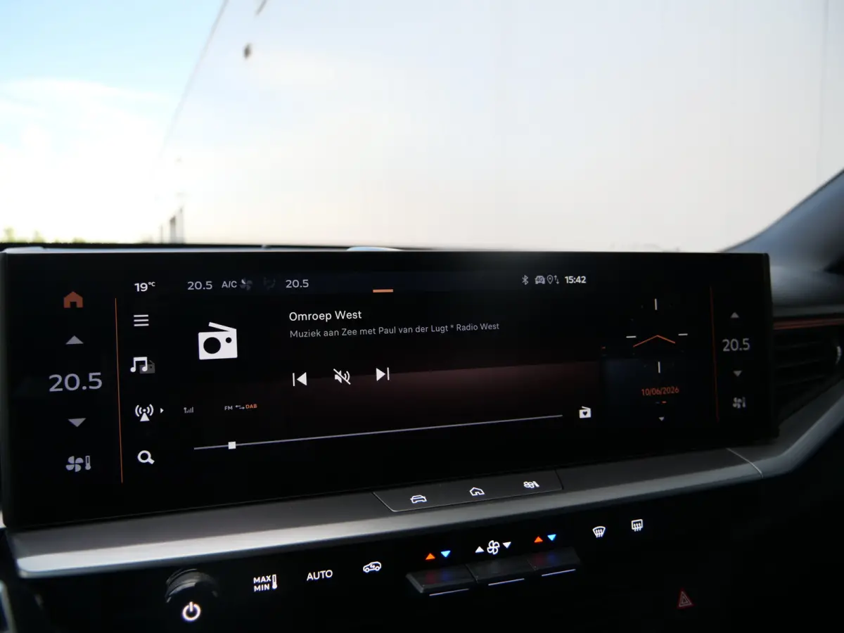 1.2 Turbo Hybrid GS 136 Pk Automaat Navi / DAB / Apple Carplay / Camera / Stoelverwarming