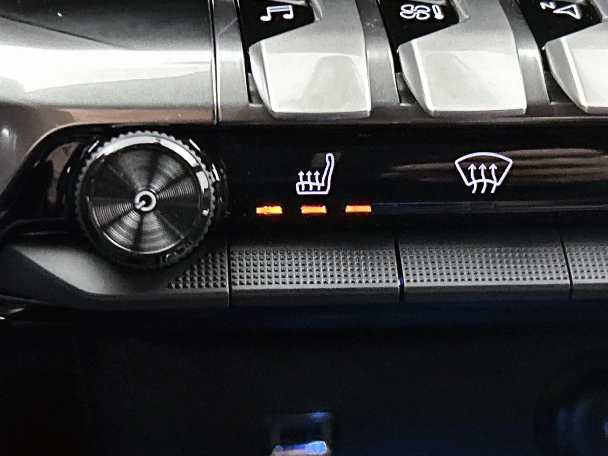 1.2 130pk GT Automaat | Elektrische Klep | Adaptieve Cruise Control | Navigatie | Camera | Keyless Entry/Start | 19"LMV | Full-LED | Stoelverwarming |