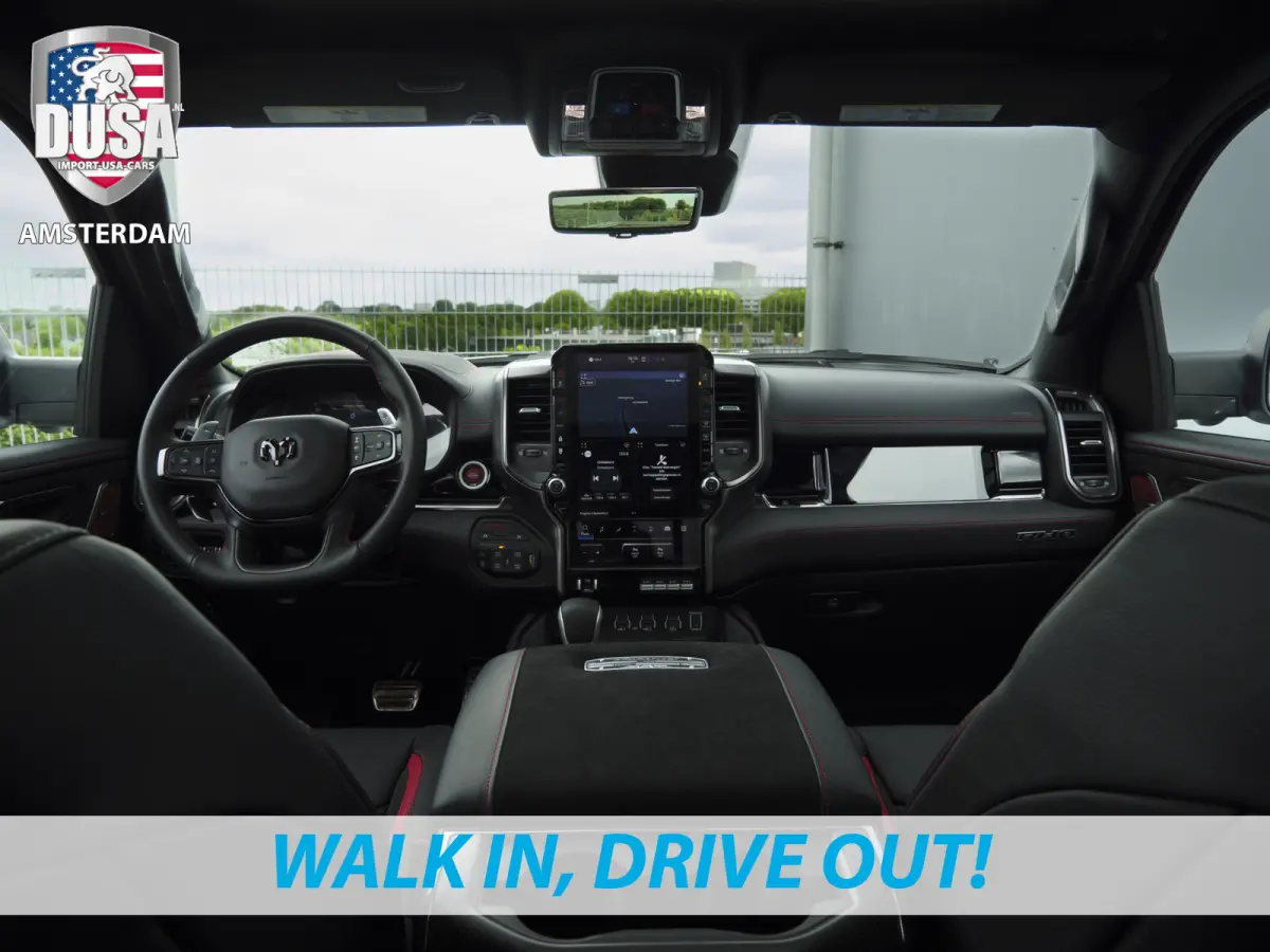 1500 | RHO | 3.0L Twin-Turbo I6 | 4x4 | Crew Cab | Incl BPM | Prijs incl BPM | Panoramadak | 14,4-inch Touchscreen | Passenger Display | Getoonde accessoires zijn verkrijgbaar tegen meerpri