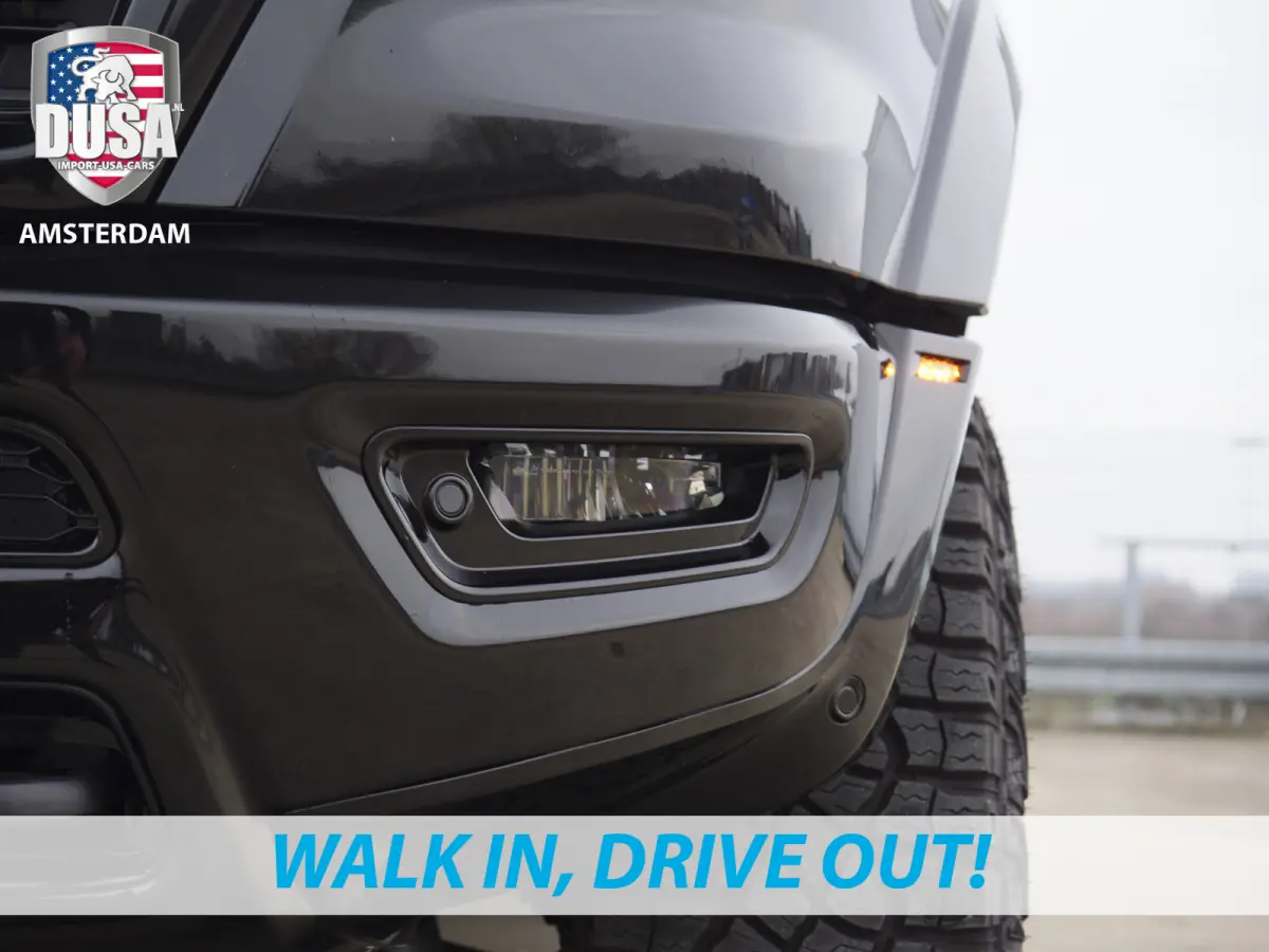 1500 | RHO | 3.0L Twin-Turbo I6 | 4x4 | Crew Cab | Incl BPM | Prijs incl BPM | Panoramadak | 14,4-inch Touchscreen | Passenger Display | Getoonde accessoires zijn verkrijgbaar tegen meerpri