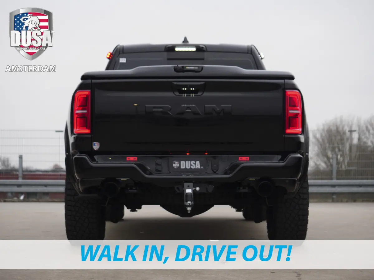 1500 | RHO | 3.0L Twin-Turbo I6 | 4x4 | Crew Cab | Incl BPM | Prijs incl BPM | Panoramadak | 14,4-inch Touchscreen | Passenger Display | Getoonde accessoires zijn verkrijgbaar tegen meerpri
