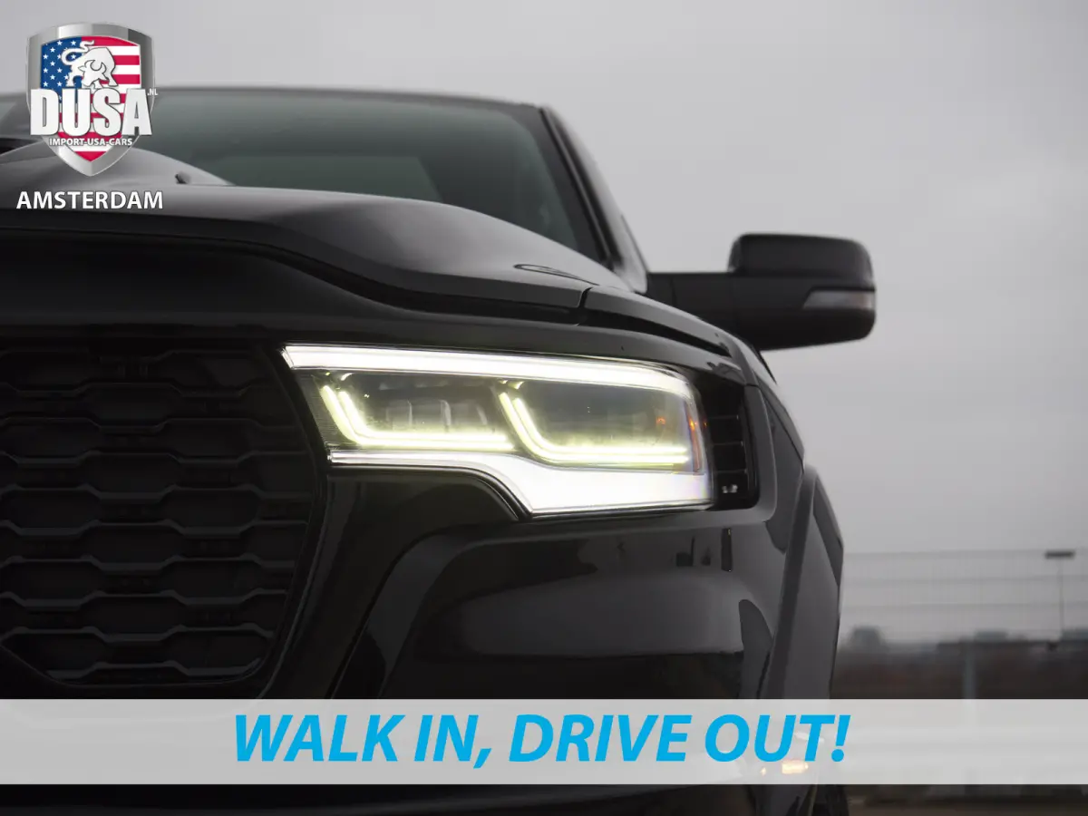 1500 | RHO | 3.0L Twin-Turbo I6 | 4x4 | Crew Cab | Incl BPM | Prijs incl BPM | Panoramadak | 14,4-inch Touchscreen | Passenger Display | Getoonde accessoires zijn verkrijgbaar tegen meerpri