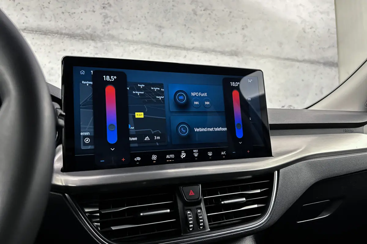 1.0 EcoBoost Hybrid Titanium | LED koplampen | Navigatie | Parkeersensoren