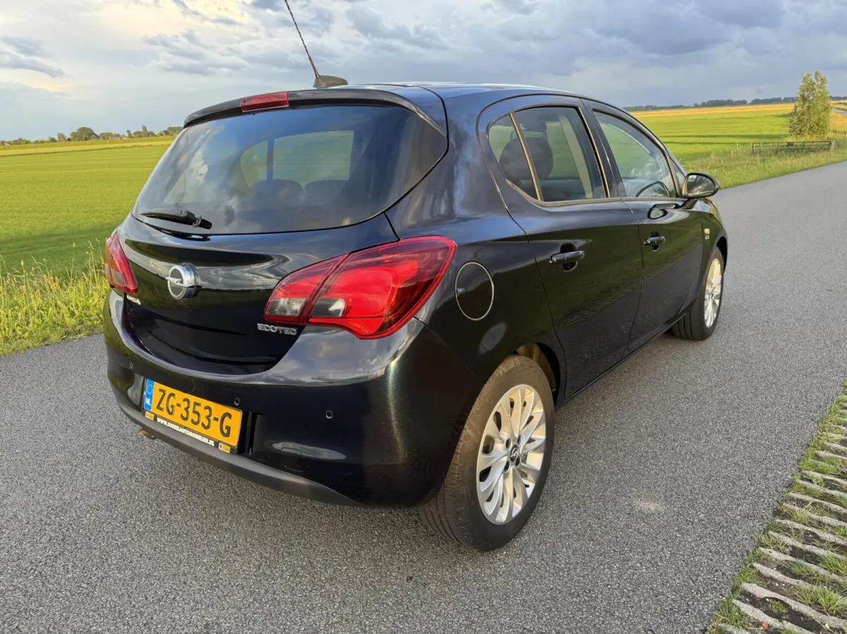 1.0 Turbo 120 Jaar Edition, clima, camera, trekhaak
