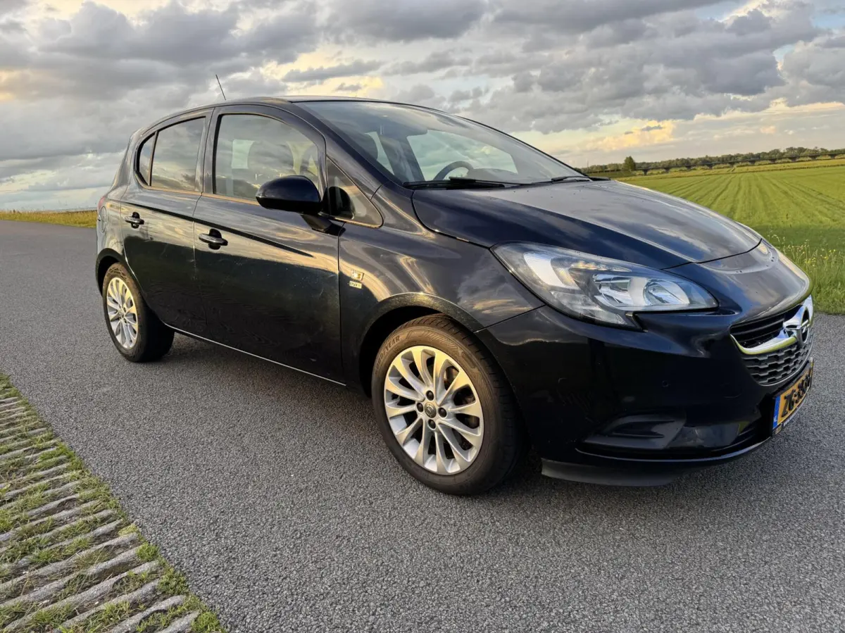 1.0 Turbo 120 Jaar Edition, clima, camera, trekhaak