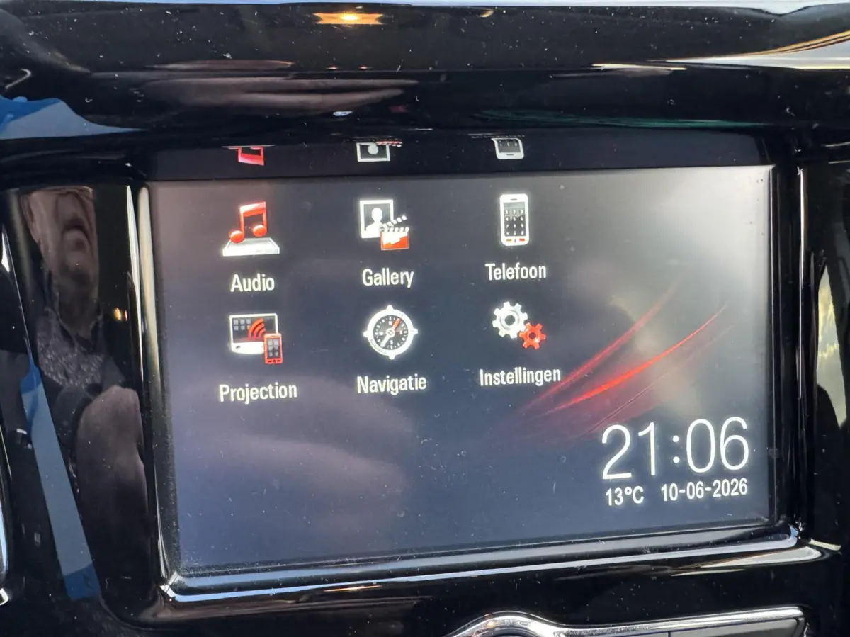 1.0 Turbo 120 Jaar Edition, clima, camera, trekhaak