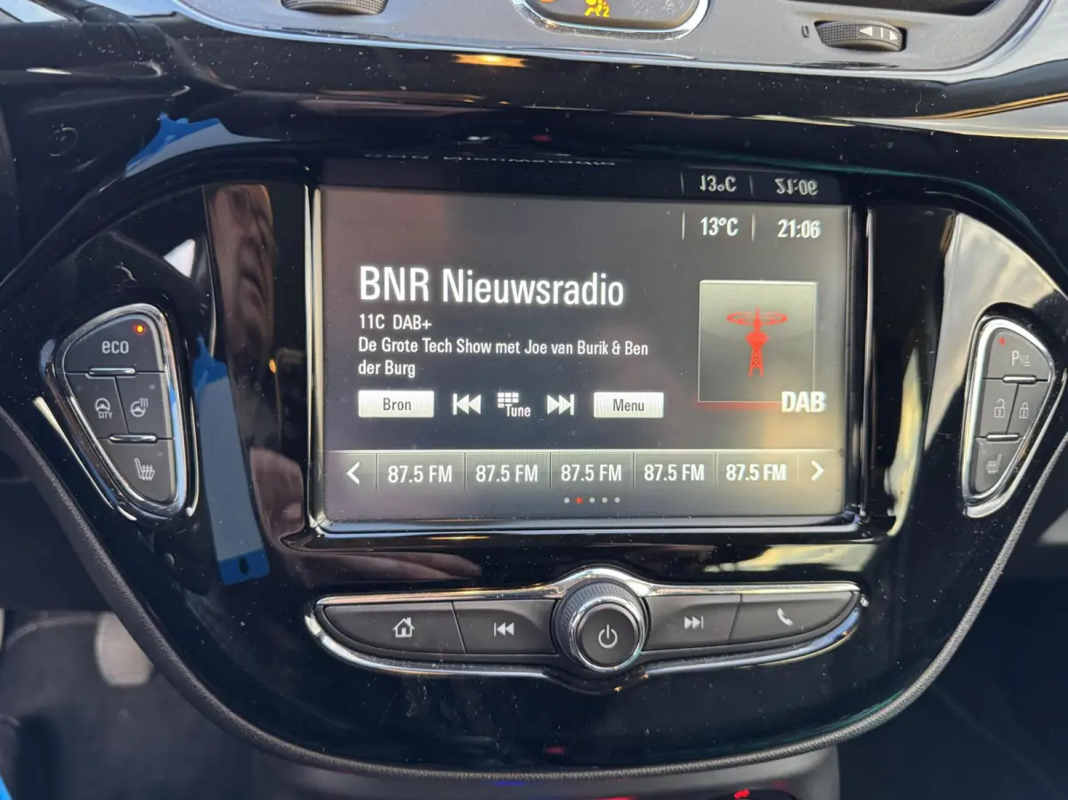 1.0 Turbo 120 Jaar Edition, clima, camera, trekhaak