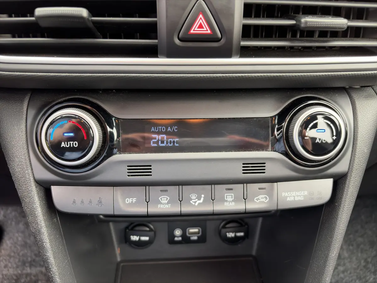 1.0 T-GDI 120pk Essence | Airco | Camera | Cruise controle | Lichtmetalen velgen | Navigatie Carplay | Bluetooth | Parkeersensoren